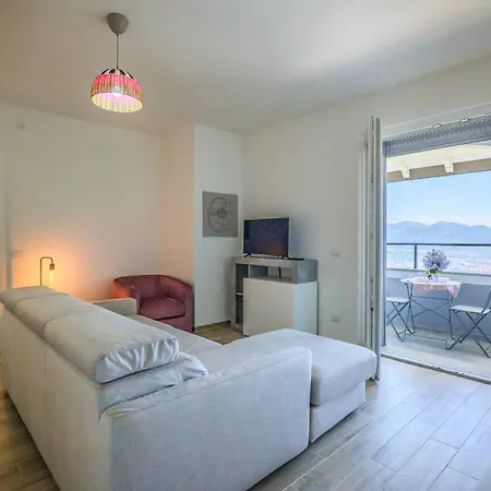 Residenza Luna アパート ストレーザ